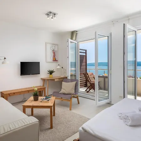 Jolara With Heated Pool Апартаменты